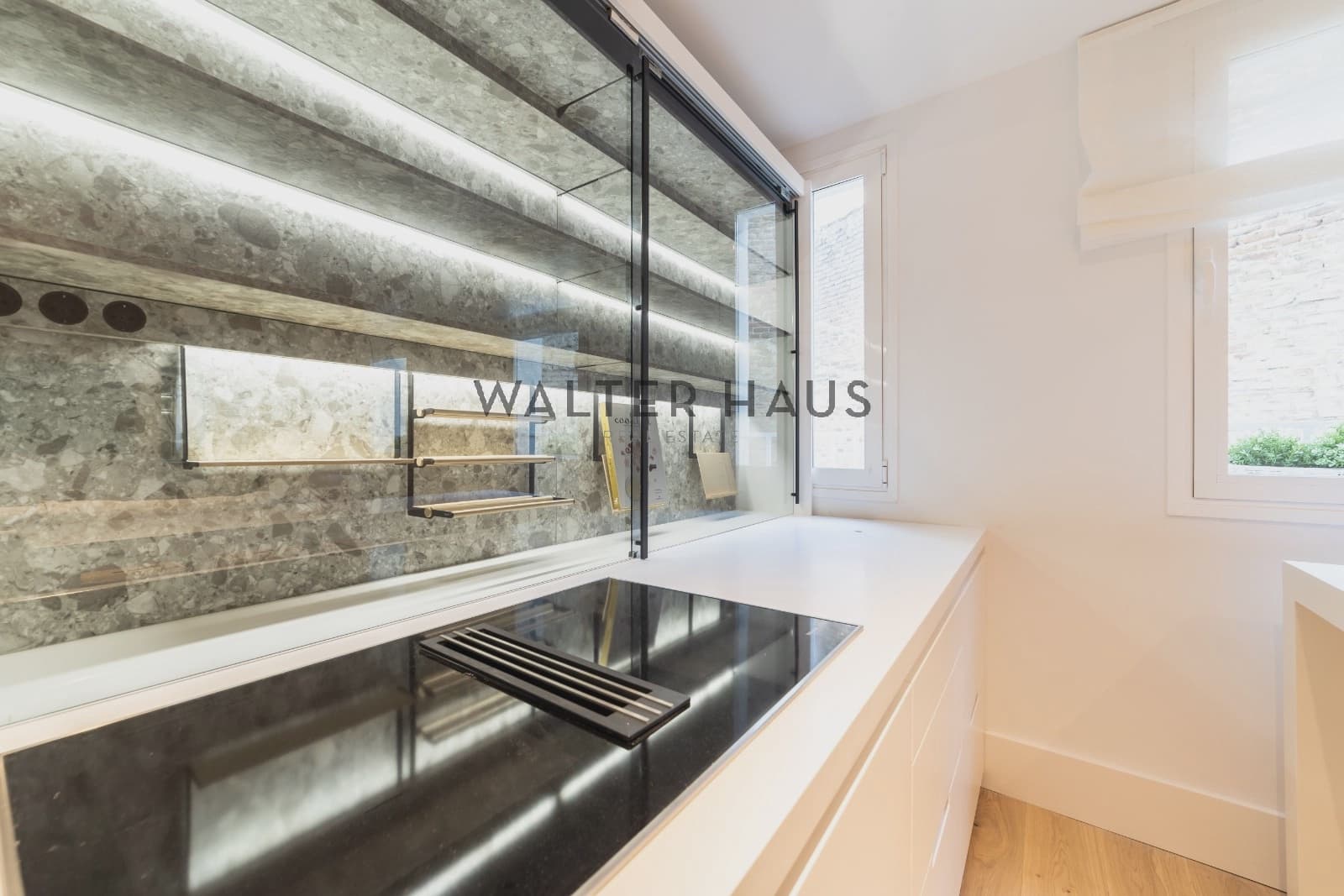 2 soveværelse Lejlighed til salg i Madrid by med swimmingpool - € 899.000 (Ref: 8703188)