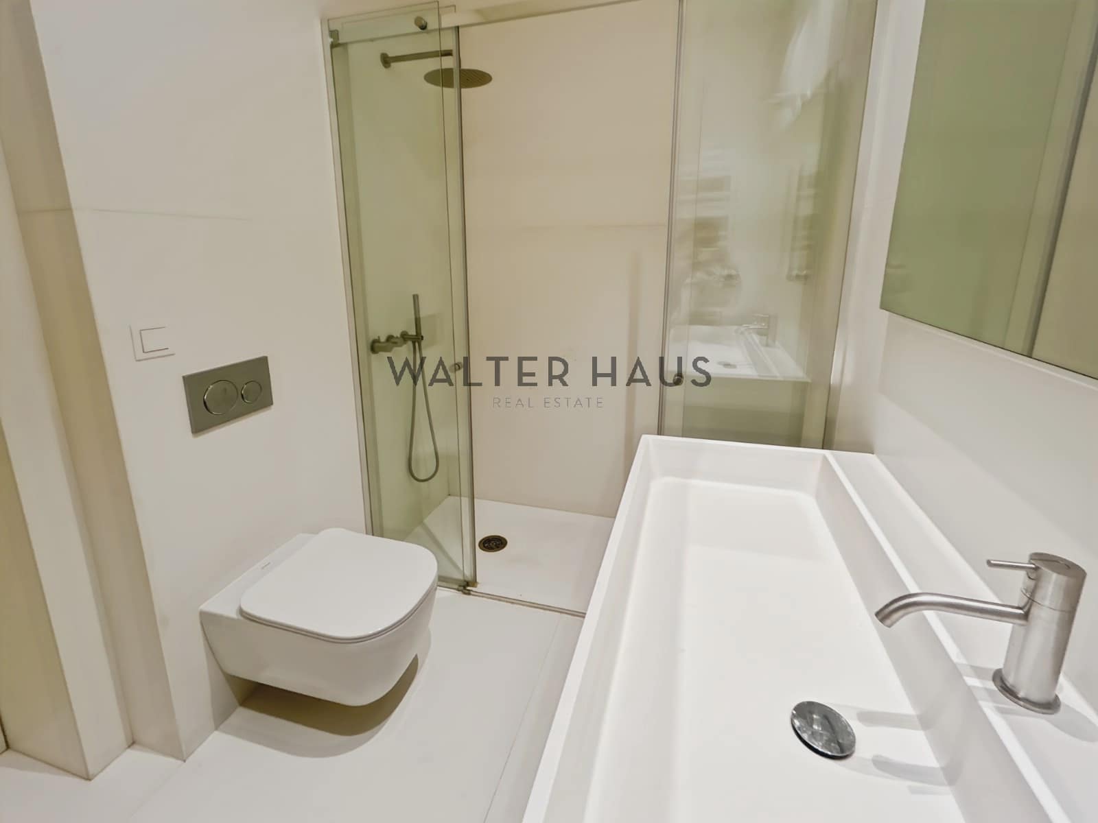 2 soveværelse Lejlighed til leje i Barcelona by med swimmingpool - € 8.000 (Ref: 8703189)