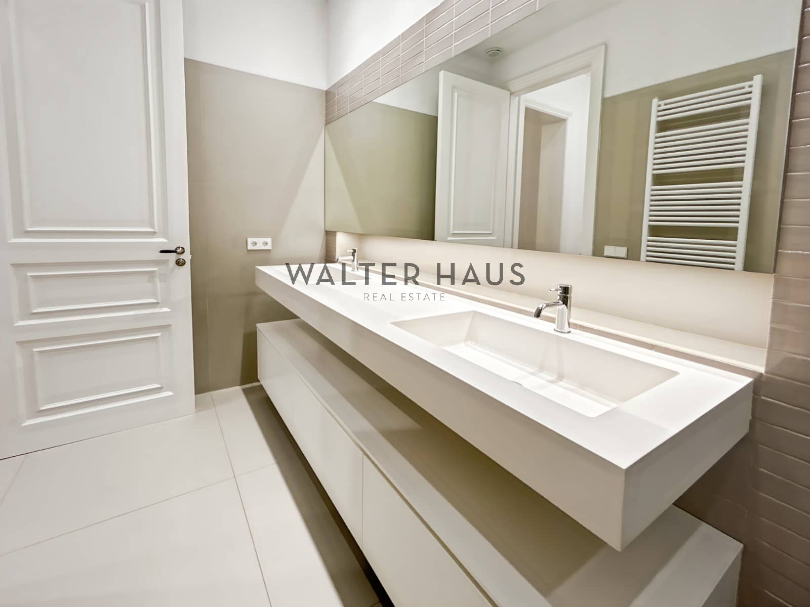 3 sovrum Lägenhet att hyra i Barcelona stad - 9 000 € (Ref: 8703416)