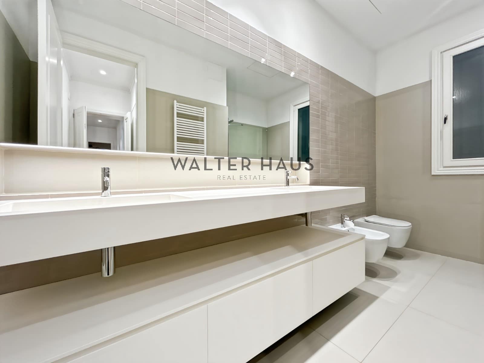 3 sovrum Lägenhet att hyra i Barcelona stad - 9 000 € (Ref: 8703416)