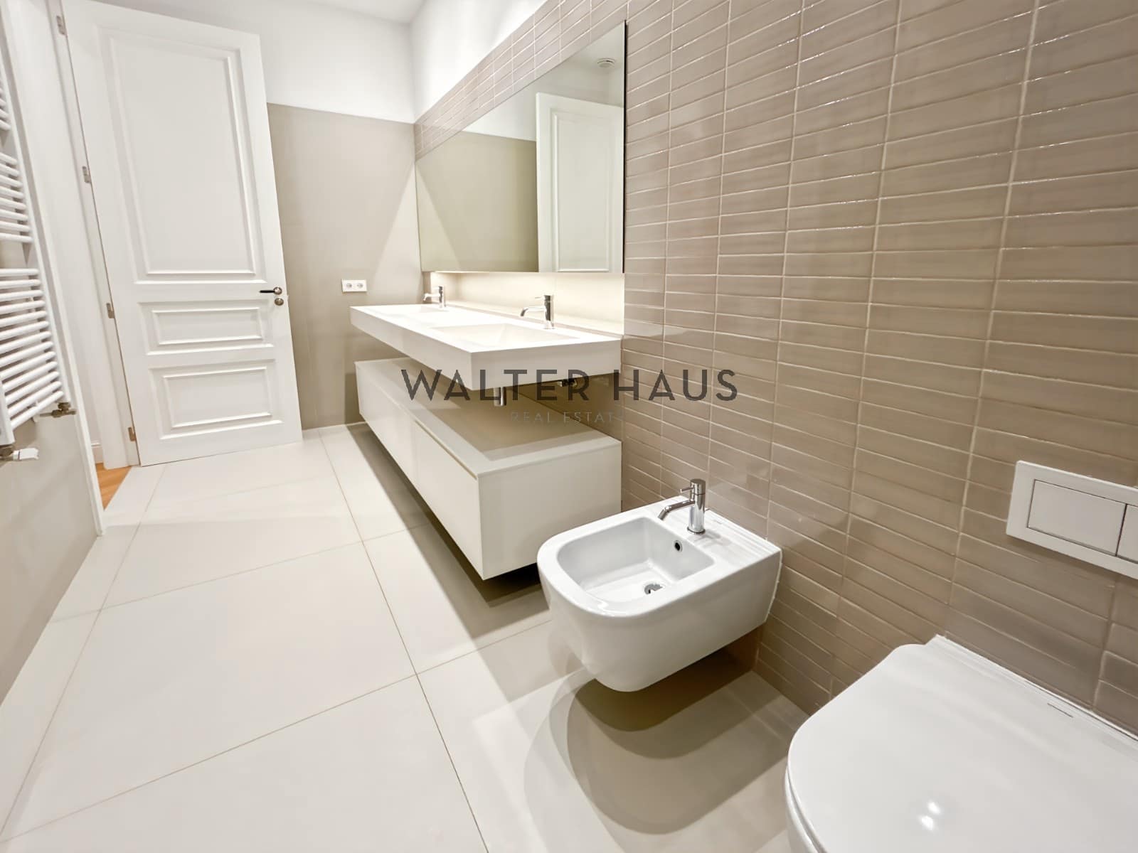 3 sovrum Lägenhet att hyra i Barcelona stad - 9 000 € (Ref: 8703416)