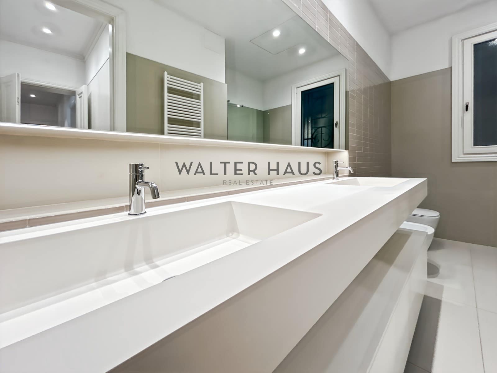 3 sovrum Lägenhet att hyra i Barcelona stad - 9 000 € (Ref: 8703416)