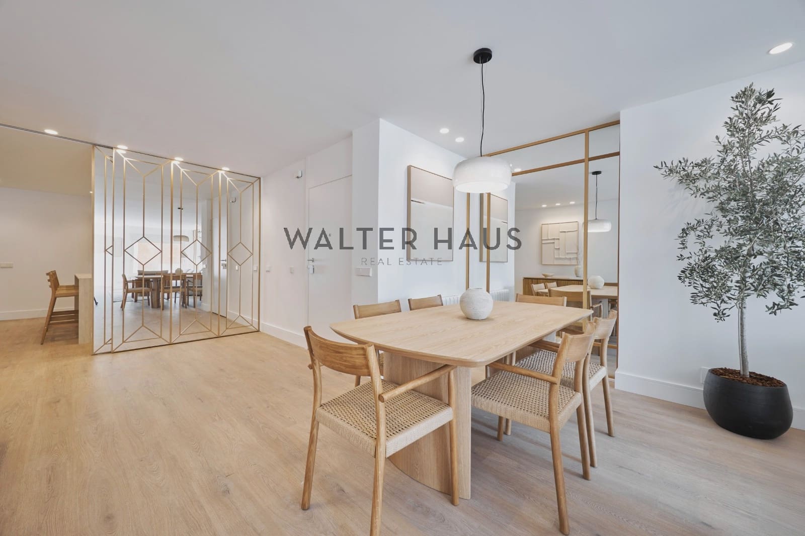 4 soveværelse Lejlighed til salg i Madrid by - € 2.890.000 (Ref: 8722685)