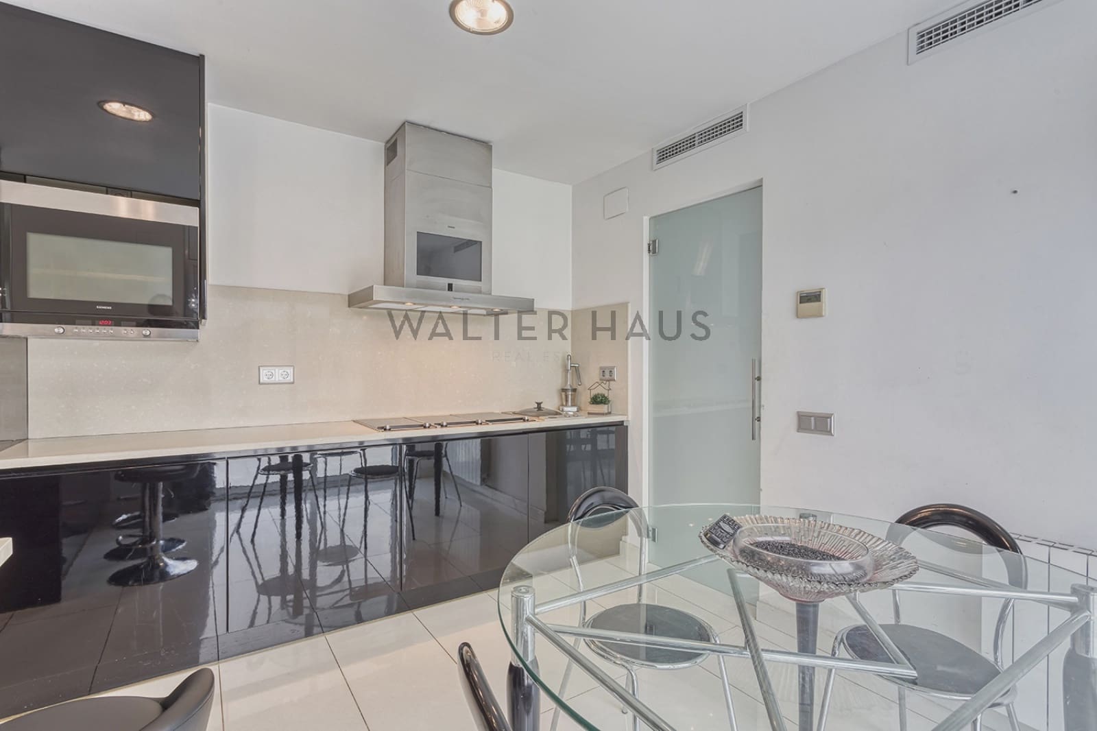 5 soveværelse Villa til leje i Alella - € 7.500 (Ref: 8725937)