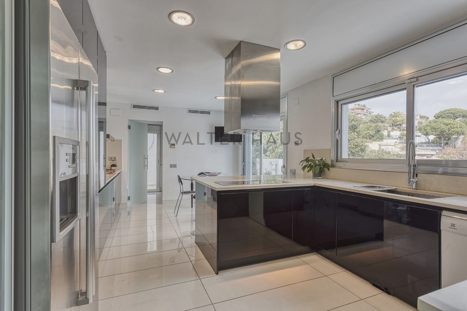 5 soveværelse Villa til leje i Alella - € 7.500 (Ref: 8725937)