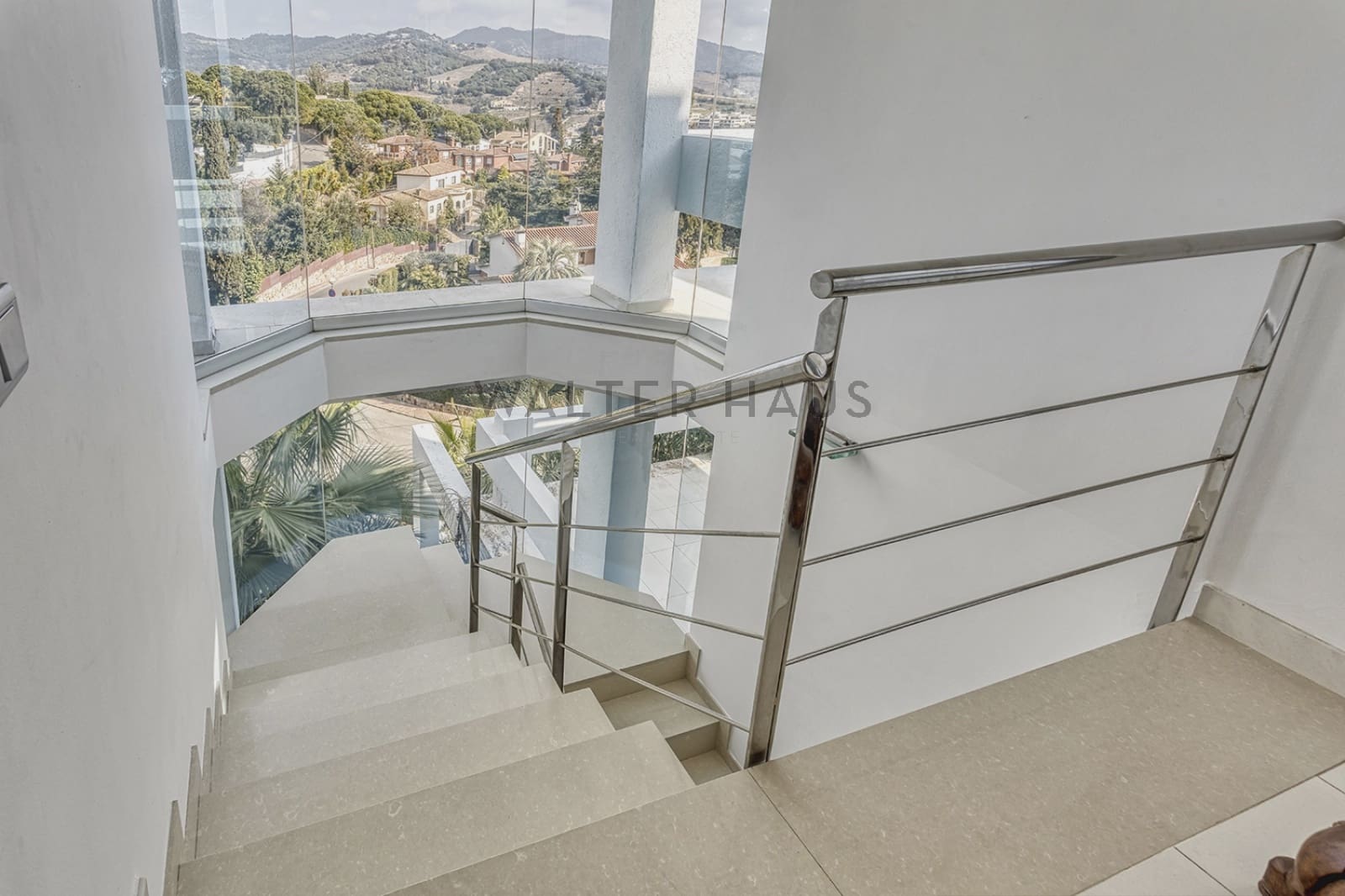 5 soveværelse Villa til leje i Alella - € 7.500 (Ref: 8725937)