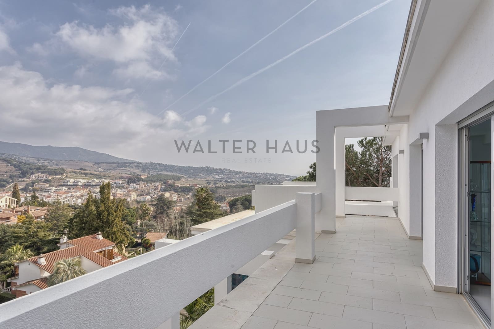 5 soveværelse Villa til leje i Alella - € 7.500 (Ref: 8725937)