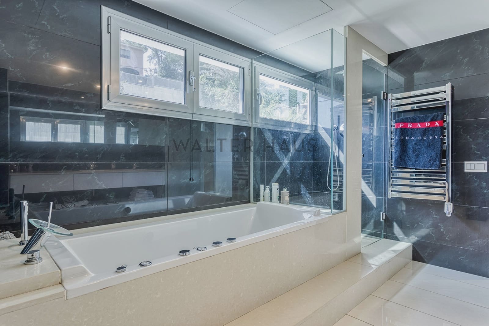 5 soveværelse Villa til leje i Alella - € 7.500 (Ref: 8725937)