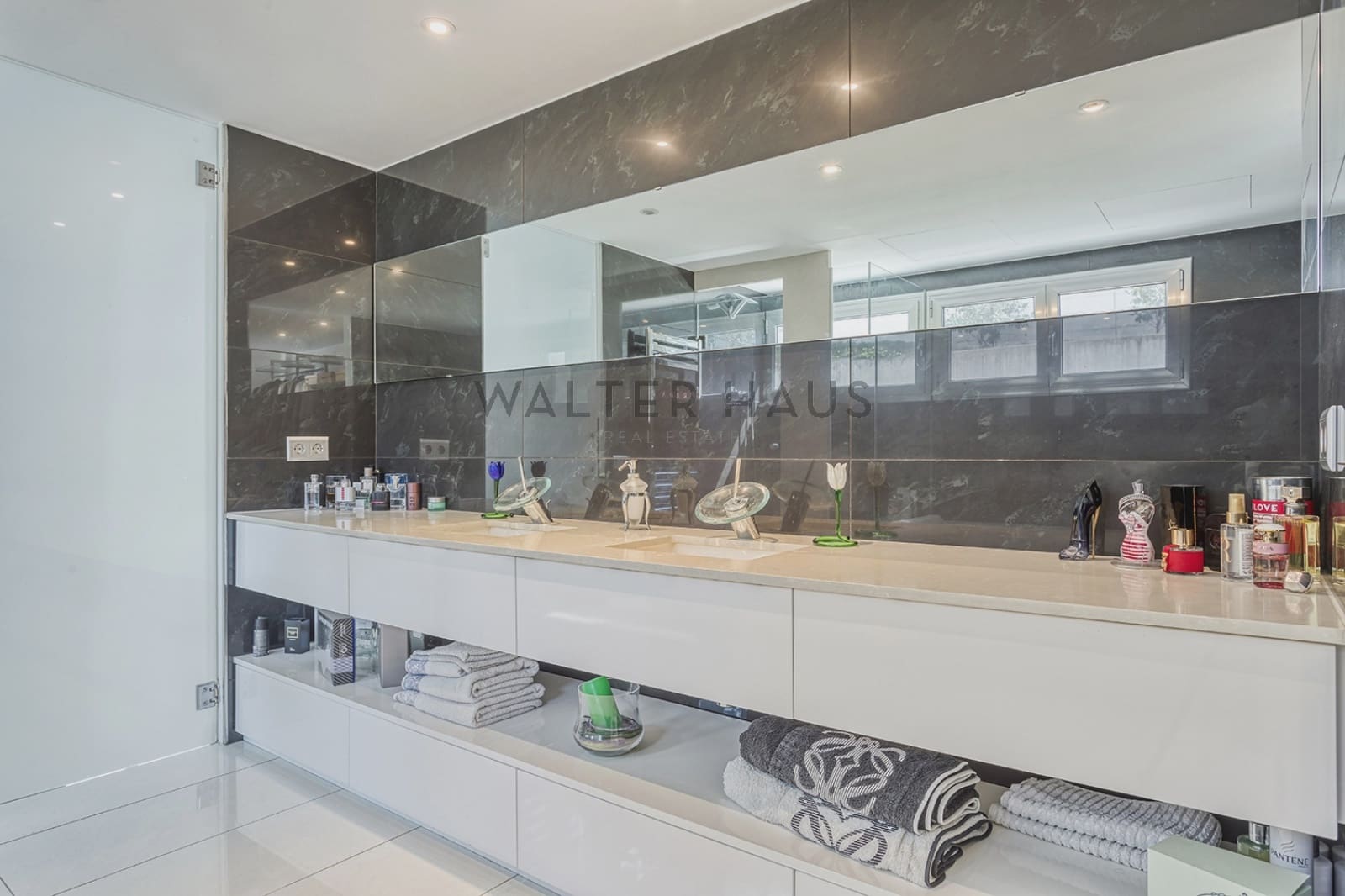 5 soveværelse Villa til leje i Alella - € 7.500 (Ref: 8725937)