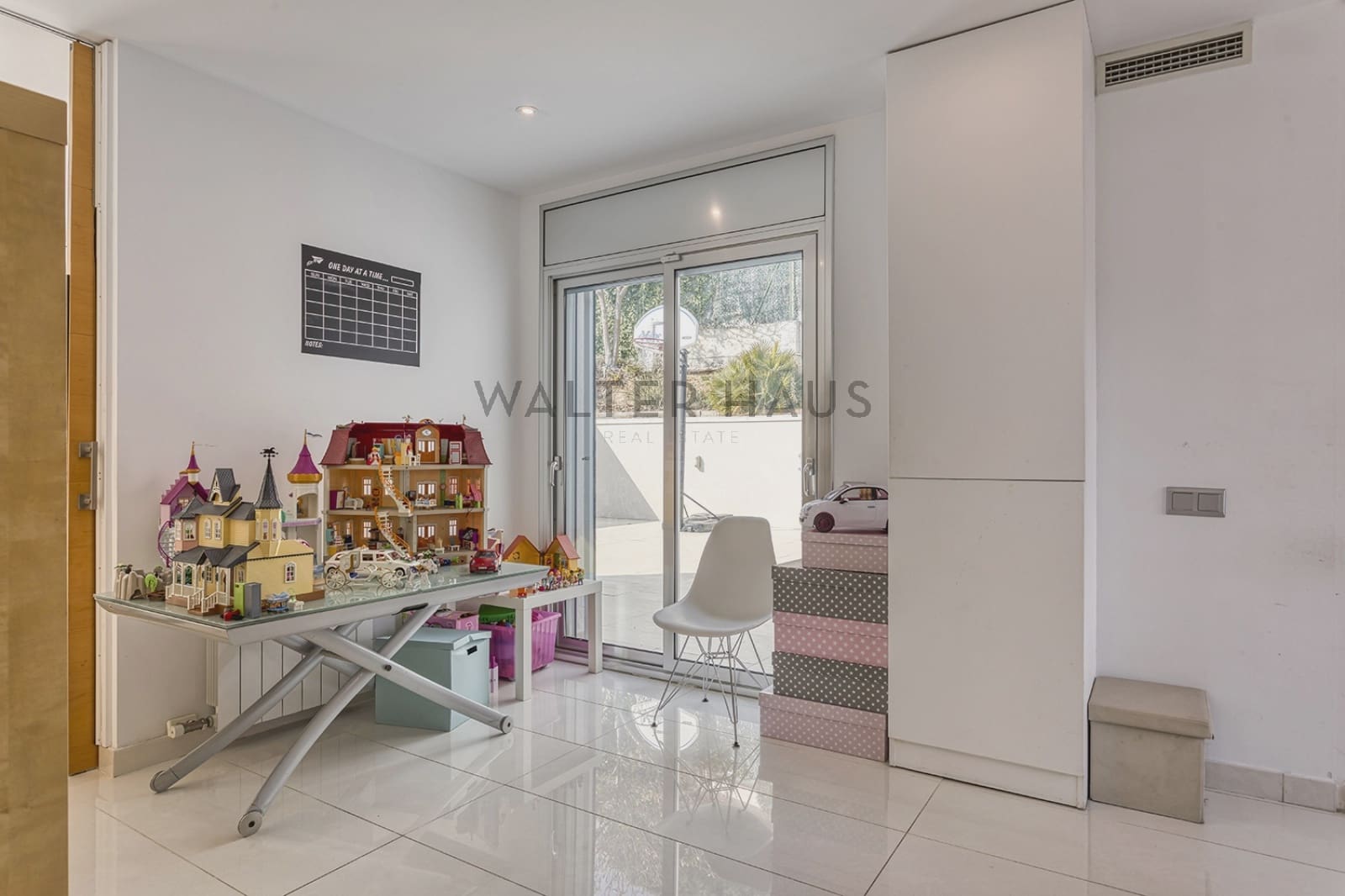 5 soveværelse Villa til leje i Alella - € 7.500 (Ref: 8725937)