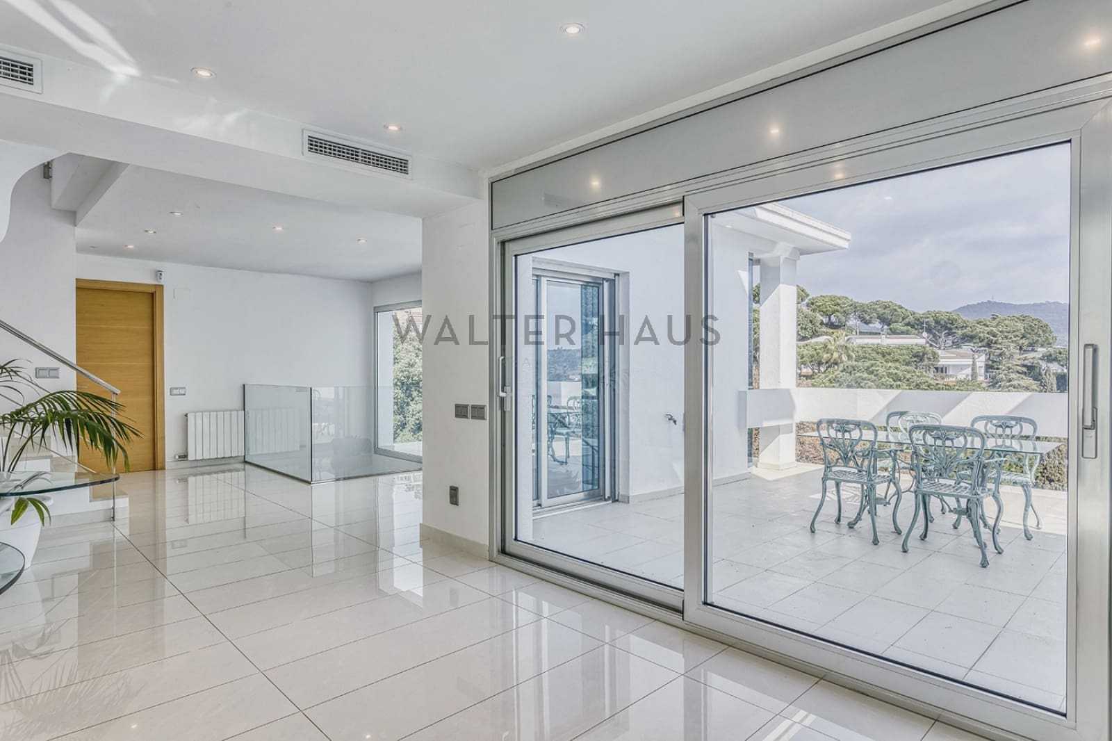 5 soveværelse Villa til leje i Alella - € 7.500 (Ref: 8725937)