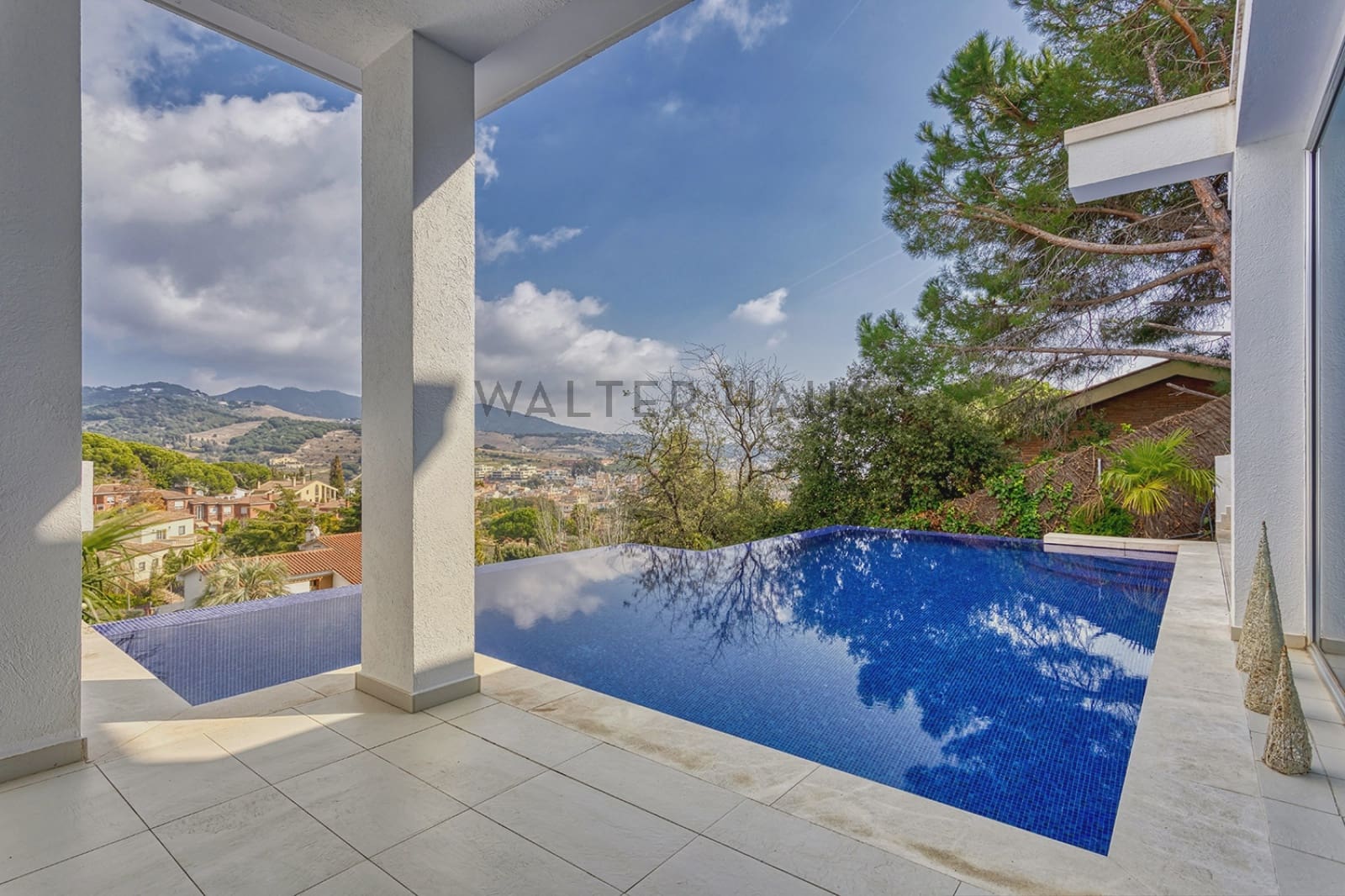 5 soveværelse Villa til leje i Alella - € 7.500 (Ref: 8725937)