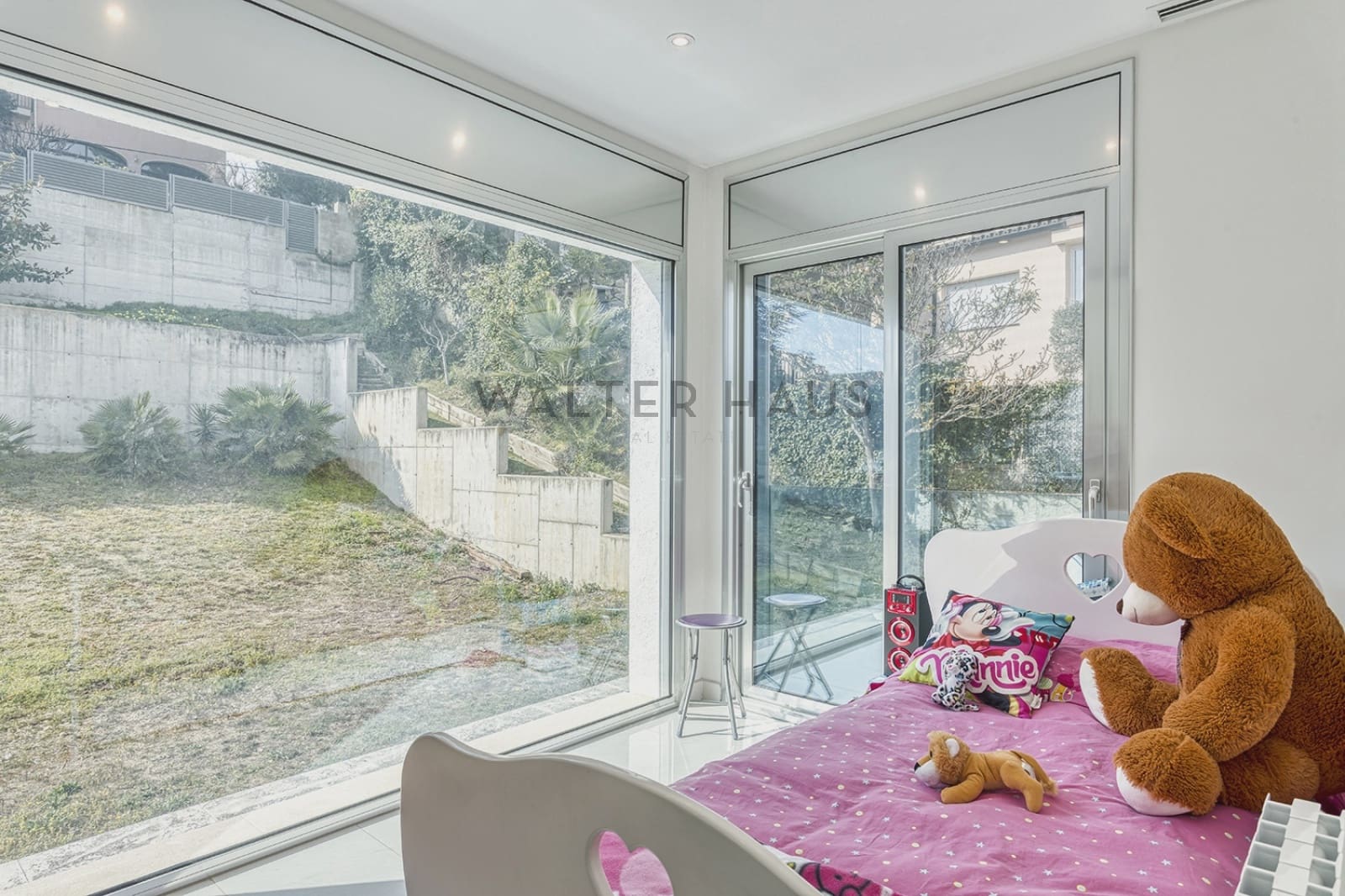 5 soveværelse Villa til leje i Alella - € 7.500 (Ref: 8725937)