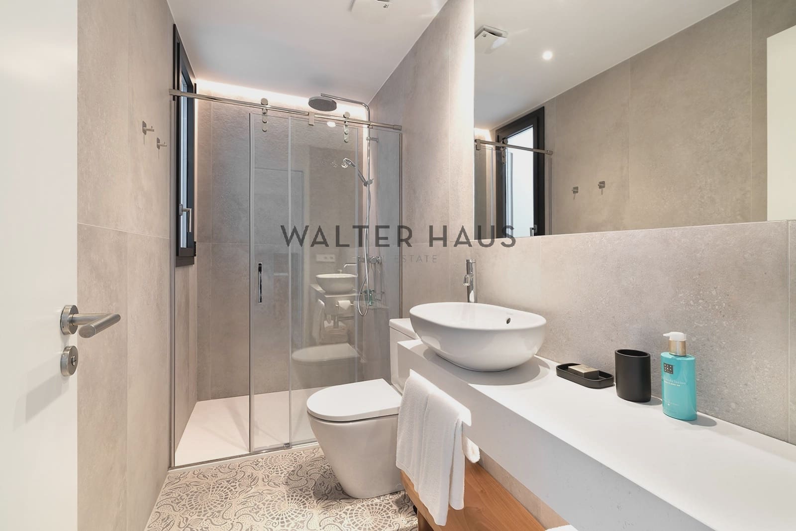 3 sovrum Lägenhet att hyra i Barcelona stad - 8 000 € (Ref: 8734889)