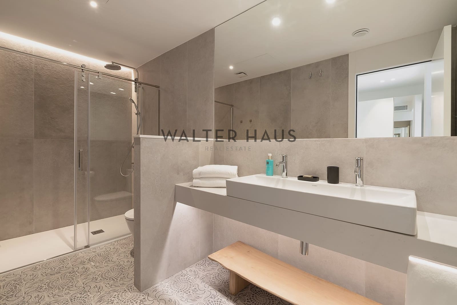 3 sovrum Lägenhet att hyra i Barcelona stad - 8 000 € (Ref: 8734889)