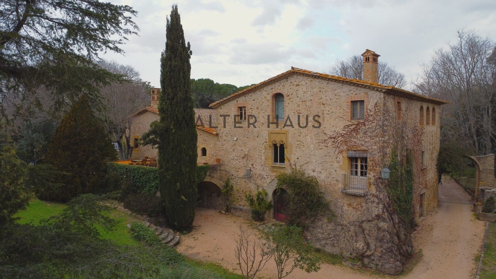 7 bedroom Villa for sale in Corca with pool - € 3,200,000 (Ref: 8762409)