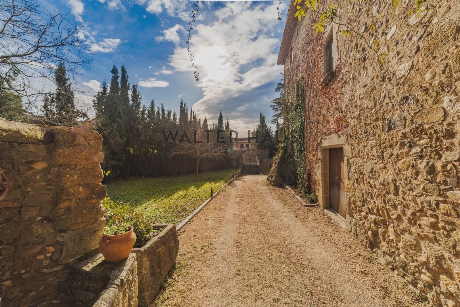 7 bedroom Villa for sale in Corca with pool - € 3,200,000 (Ref: 8762409)