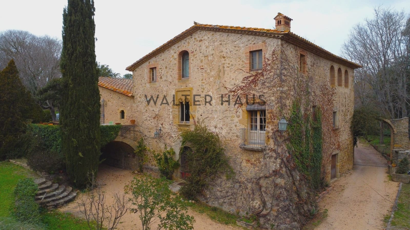 7 bedroom Villa for sale in Corca with pool - € 3,200,000 (Ref: 8762409)