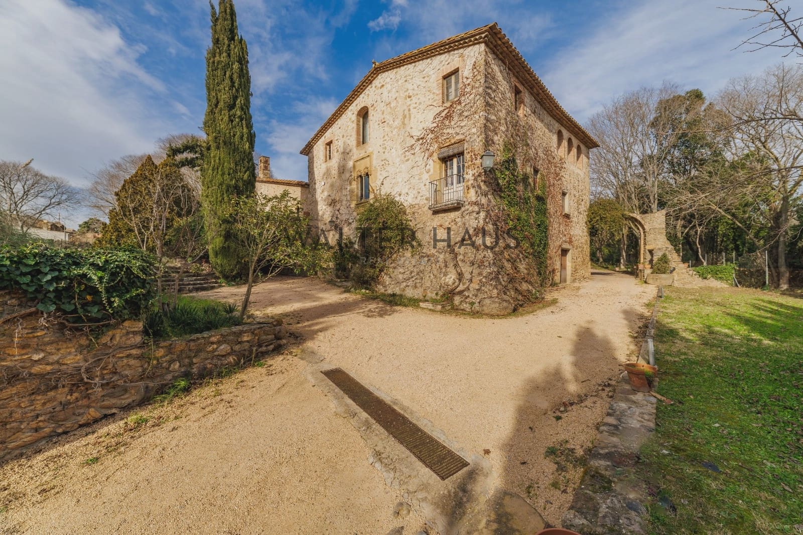 7 bedroom Villa for sale in Corca with pool - € 3,200,000 (Ref: 8762409)