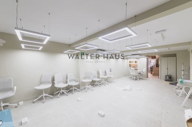 Office for sale in Argüelles, Madrid city with pool - € 1,600,000 (Ref: 8816471)