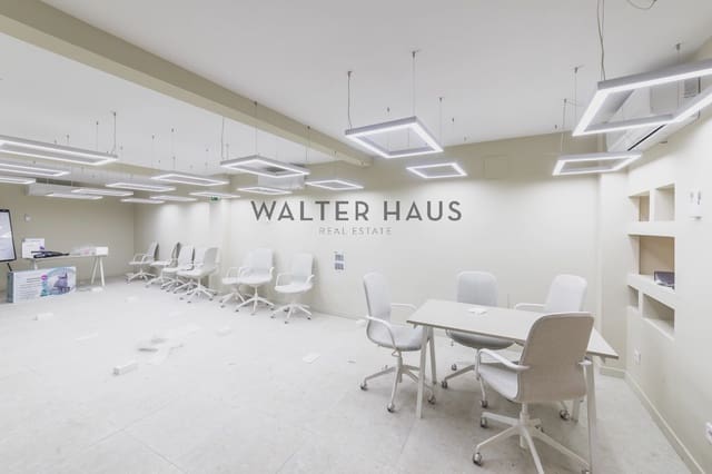 Office for sale in Argüelles, Madrid city with pool - € 1,600,000 (Ref: 8816471)