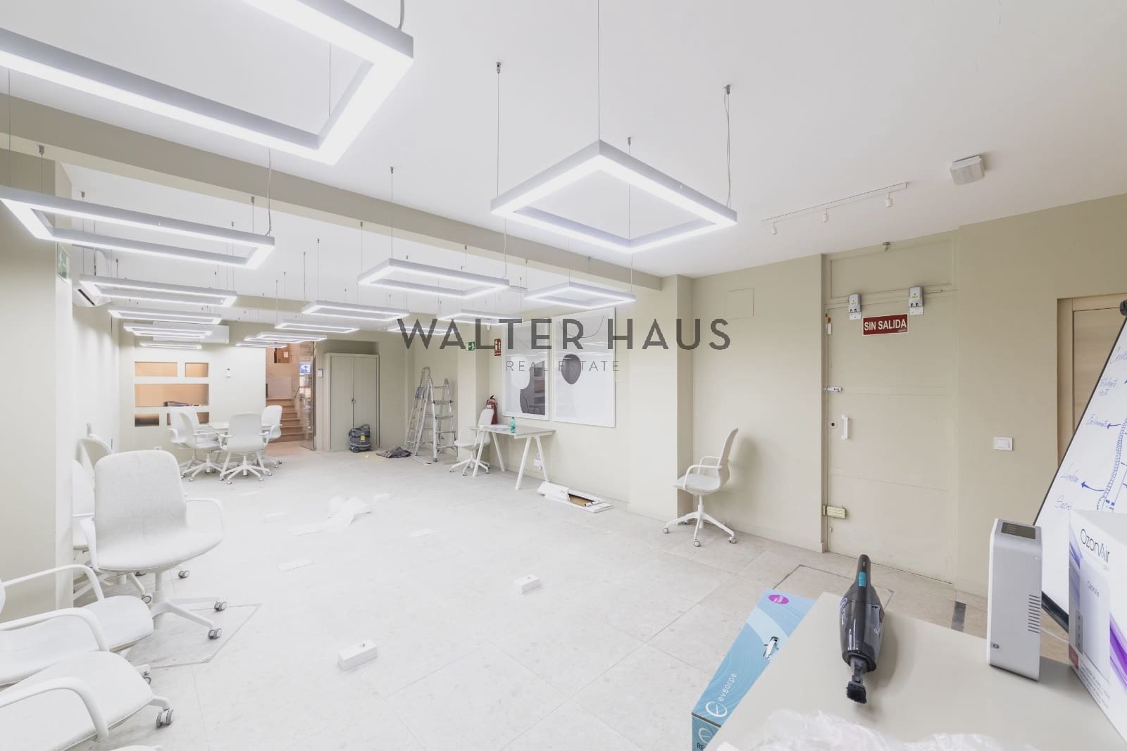 Kontor til salg i Madrid by med swimmingpool - € 1.600.000 (Ref: 8816471)