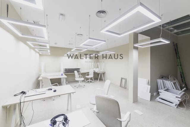 Office for sale in Argüelles, Madrid city with pool - € 1,600,000 (Ref: 8816471)