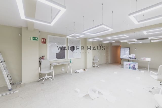 Office for sale in Argüelles, Madrid city with pool - € 1,600,000 (Ref: 8816471)