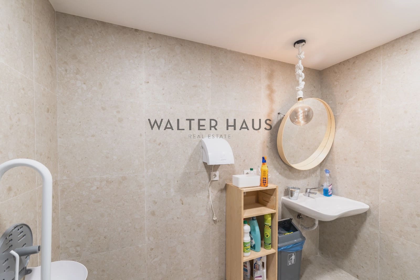 Kontor til salg i Madrid by med swimmingpool - € 1.600.000 (Ref: 8816471)