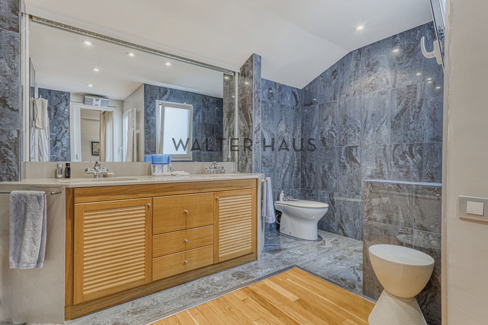 4 soveværelse Lejlighed til salg i Barcelona by med swimmingpool - € 2.500.000 (Ref: 8829927)