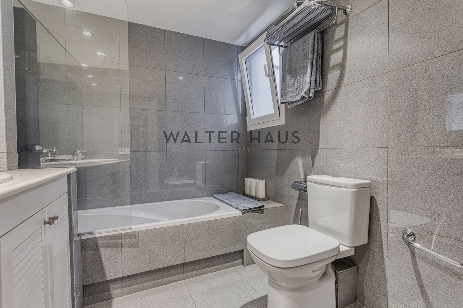 4 soveværelse Lejlighed til salg i Barcelona by med swimmingpool - € 2.500.000 (Ref: 8829927)