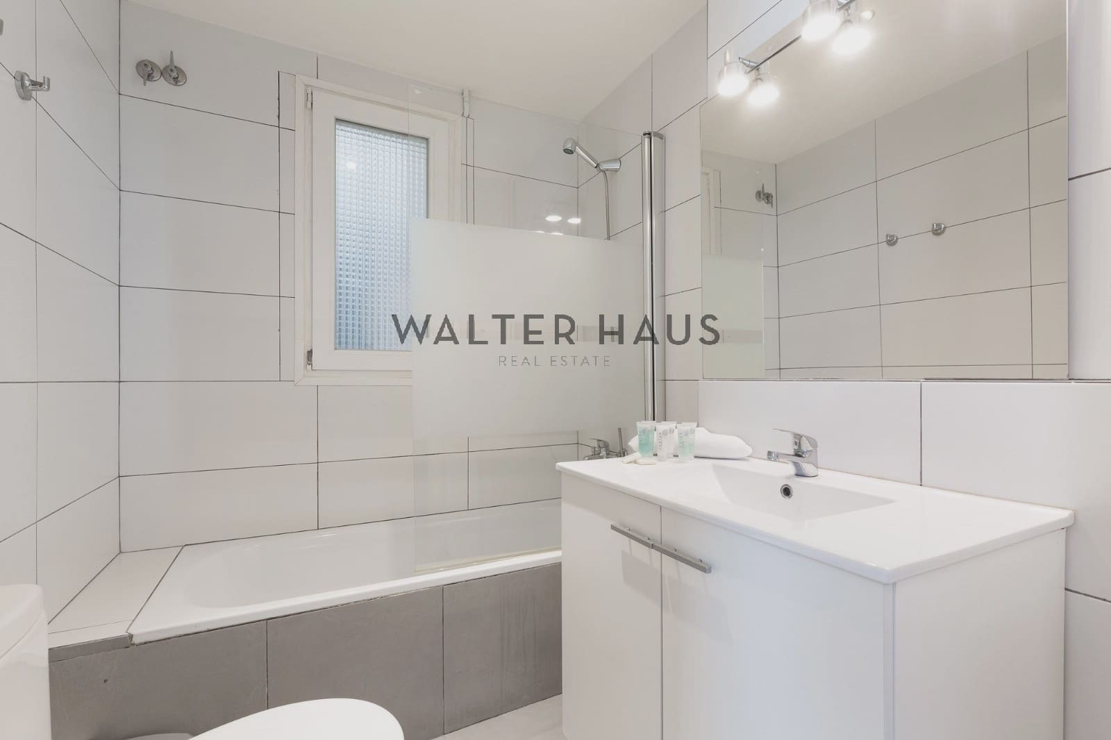 3 bedroom Penthouse for rent in Barcelona city - € 2,680 (Ref: 8830212)