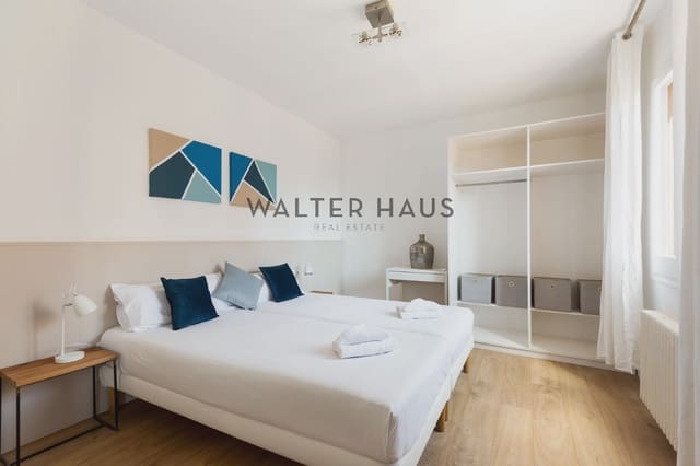 3 sovrum Takvåning att hyra i El Barri Gòtic, Barcelona stad - 2 680 € (Ref: 8830212)