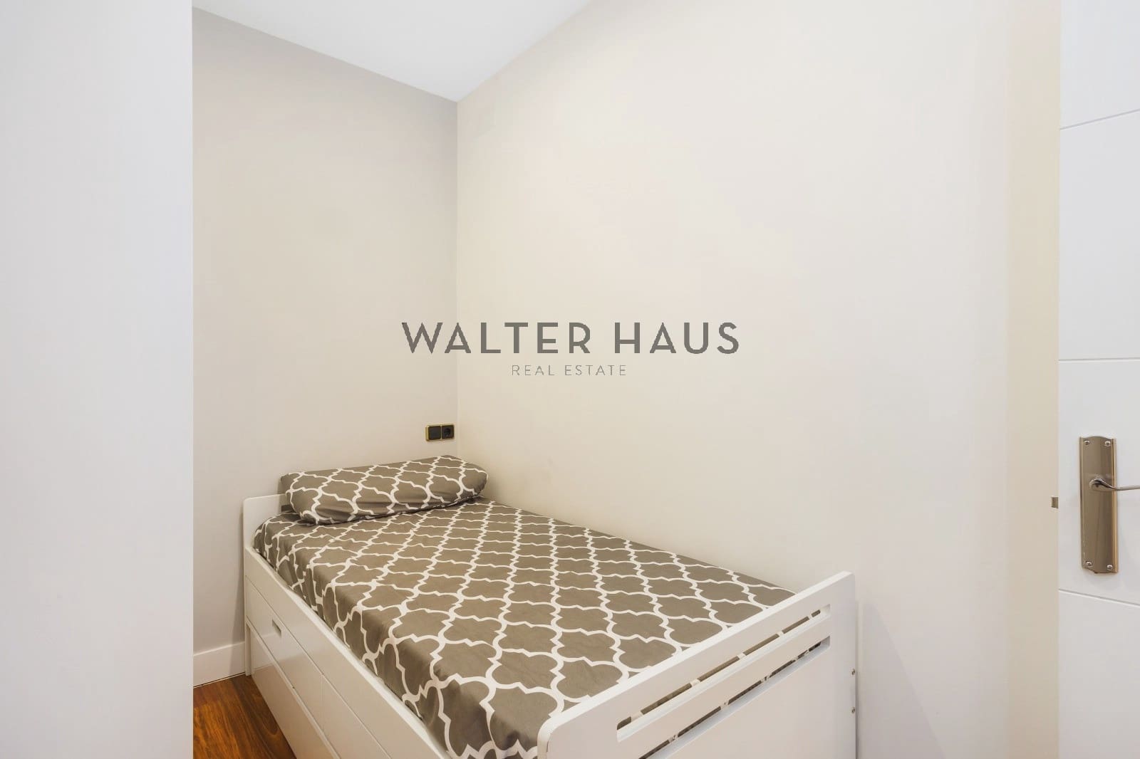 3 soveværelse Lejlighed til salg i Madrid by - € 850.000 (Ref: 8866550)