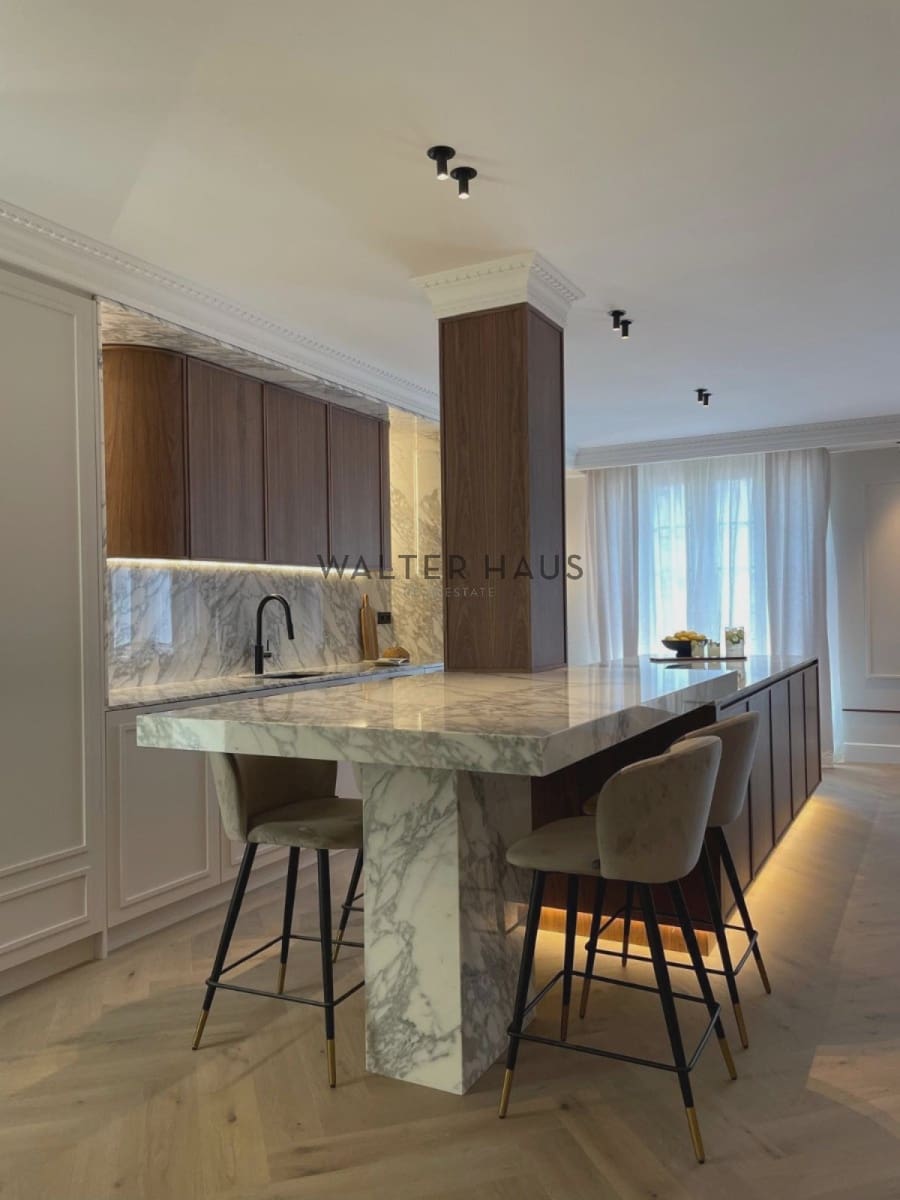 4 slaapkamer Flat te koop in Madrid stad - € 3.900.000 (Ref: 8880575)