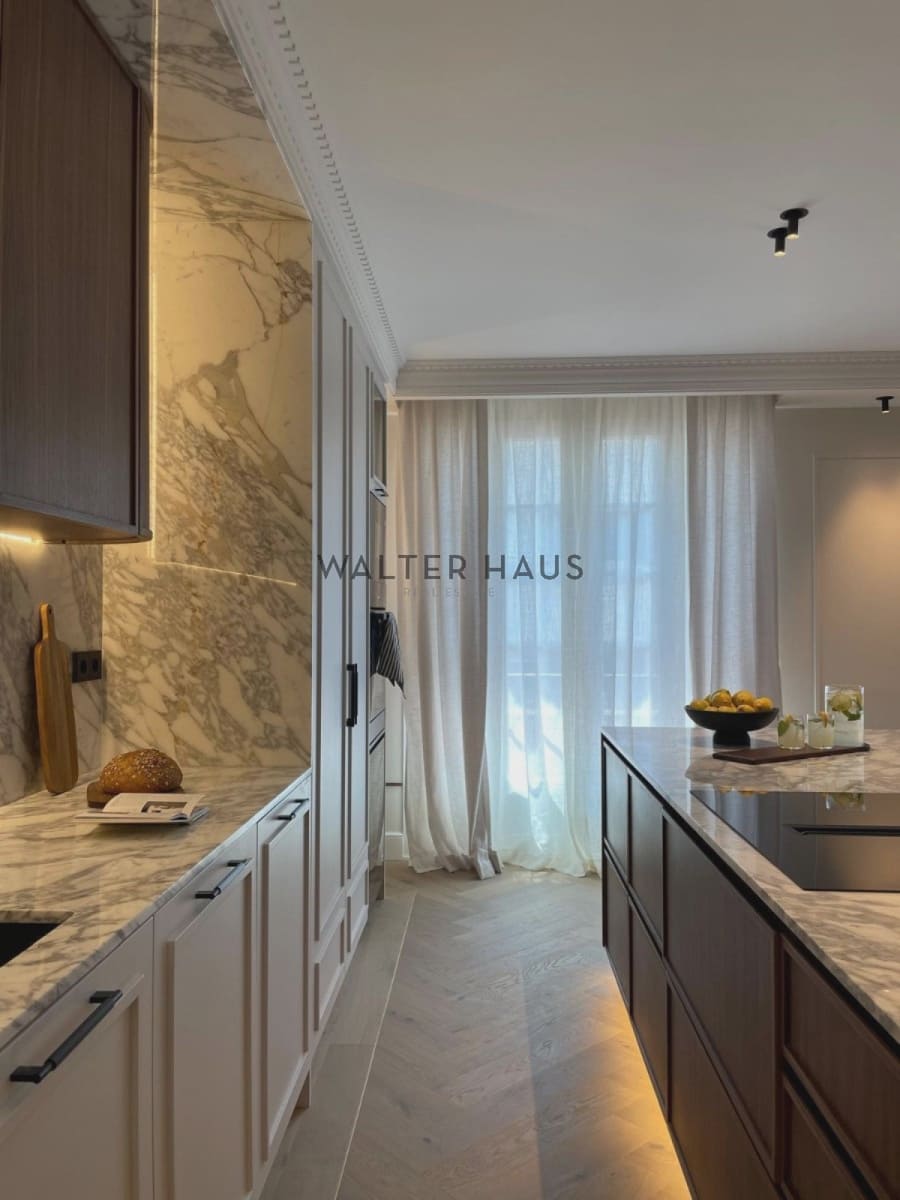 4 slaapkamer Flat te koop in Madrid stad - € 3.900.000 (Ref: 8880575)