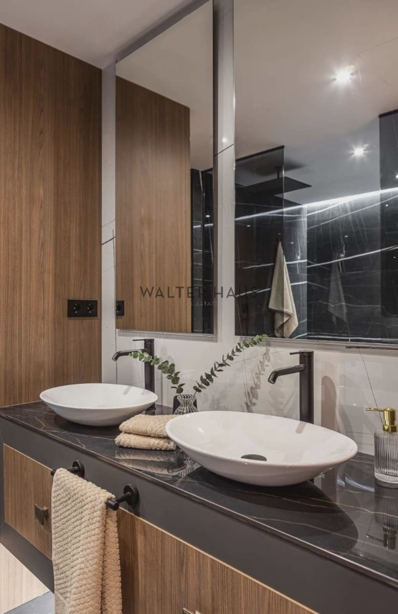 4 bedroom Flat for sale in Madrid city - € 4,700,000 (Ref: 8893854)