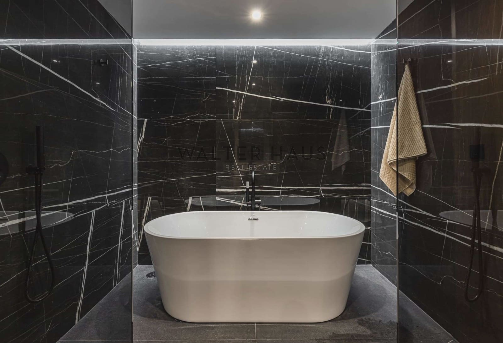 4 bedroom Flat for sale in Madrid city - € 4,700,000 (Ref: 8893854)