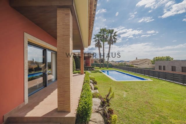 5 bedroom Flat for sale in Santa Cristina d'Aro with pool - € 2,100,000 (Ref: 8912275)