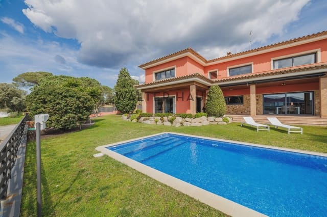 5 bedroom Flat for sale in Santa Cristina d'Aro with pool - € 2,100,000 (Ref: 8912275)