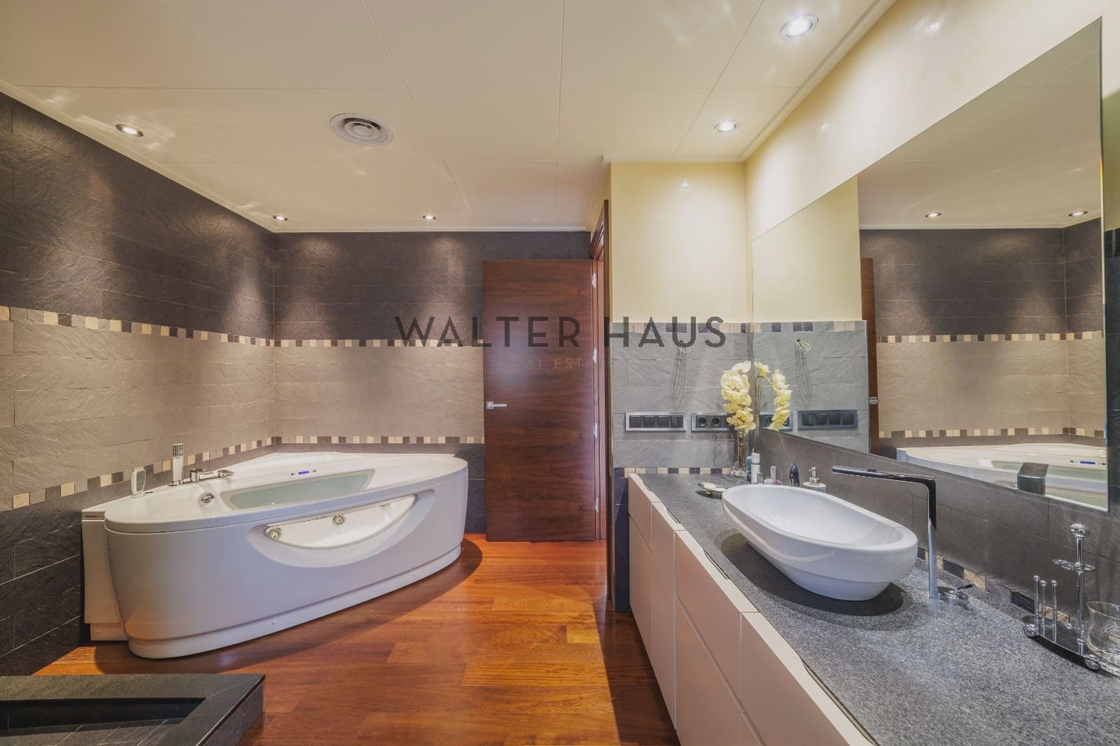 5 soveværelse Lejlighed til salg i Santa Cristina d'Aro med swimmingpool - € 2.100.000 (Ref: 8912275)