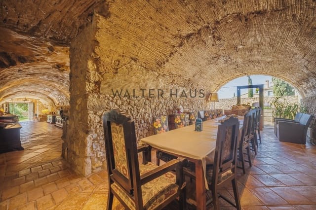 5 bedroom Villa for sale in L'Escala with pool - € 1,800,000 (Ref: 8935970)