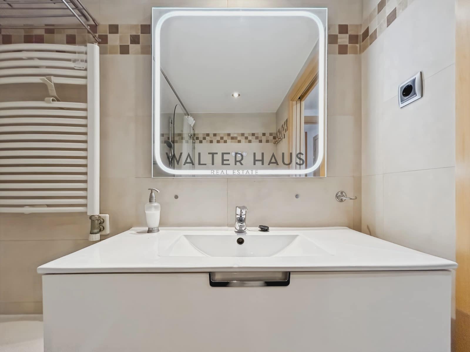 3 soveværelse Lejlighed til leje i Barcelona by - € 3.885 (Ref: 8937849)