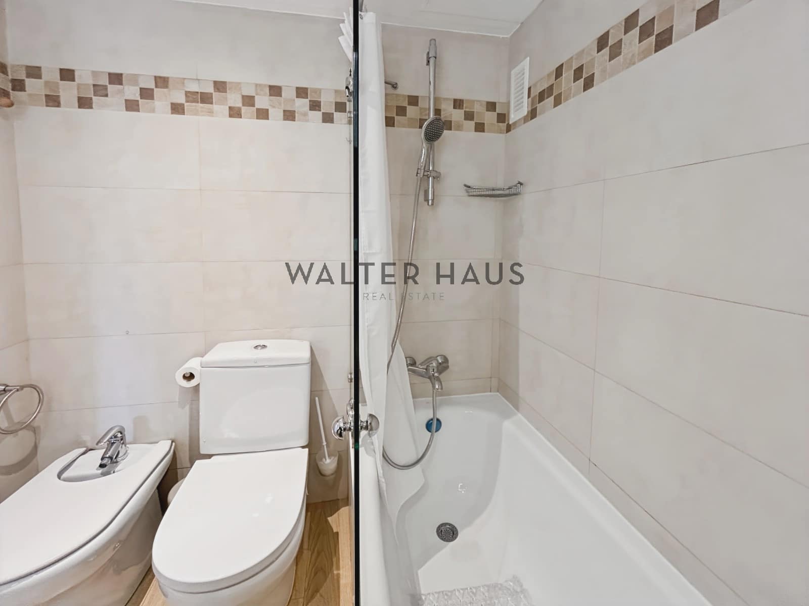 3 soveværelse Lejlighed til leje i Barcelona by - € 3.885 (Ref: 8937849)