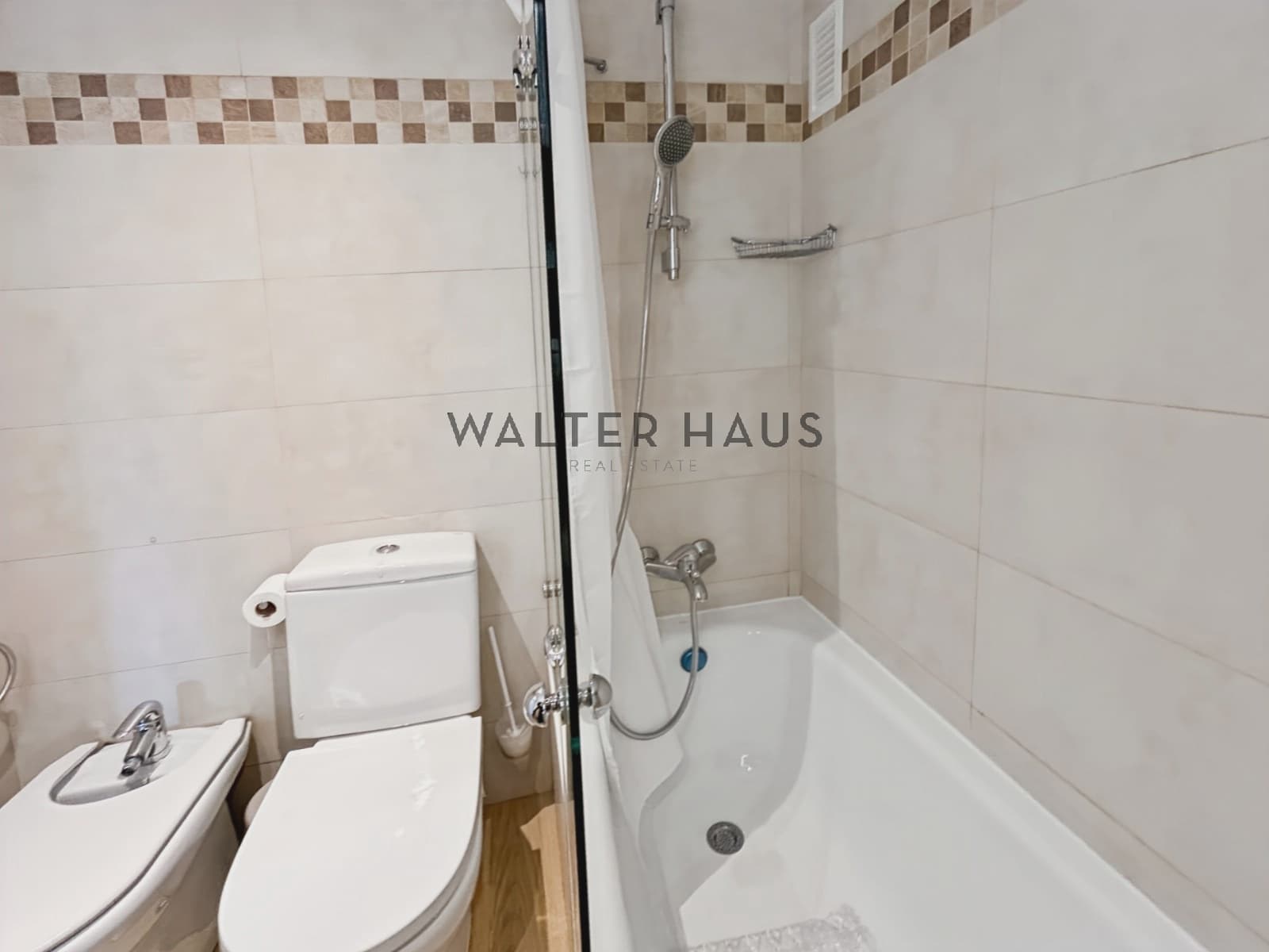 3 soveværelse Lejlighed til leje i Barcelona by - € 3.885 (Ref: 8937849)