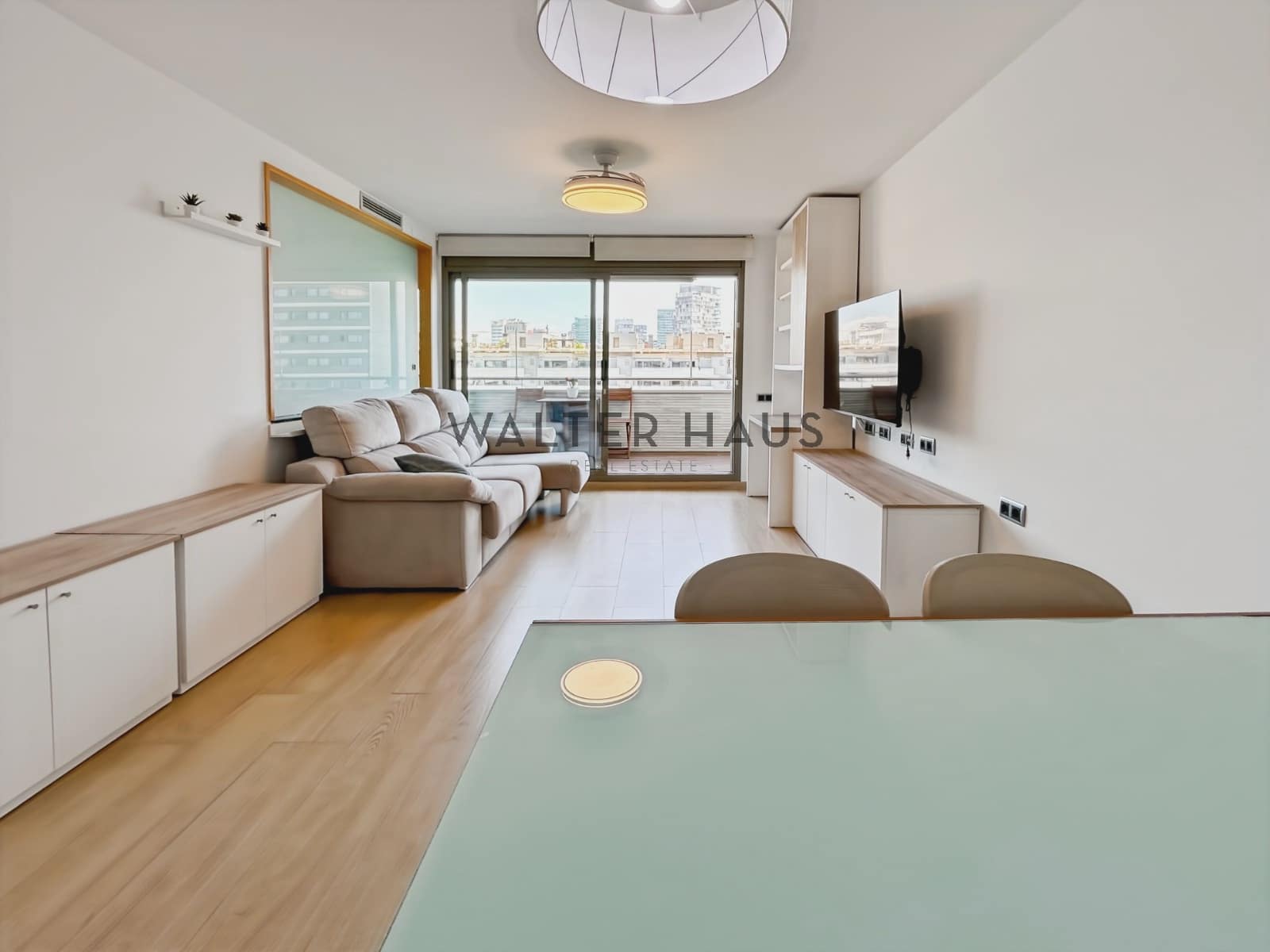 3 soveværelse Lejlighed til leje i Barcelona by - € 3.885 (Ref: 8937849)