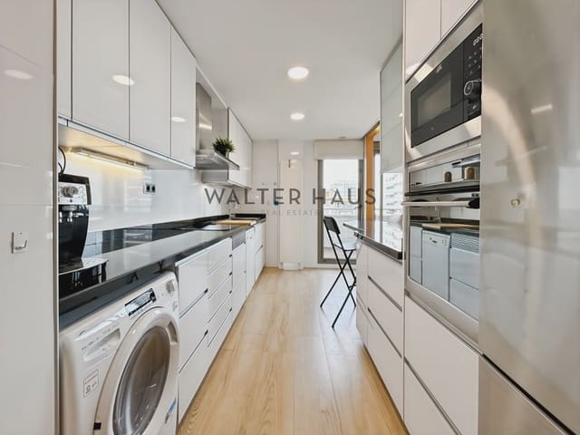 3 soveværelse Lejlighed til leje i Diagonal Mar i El Front Marítim del Poblenou, Barcelona by - € 3.885 (Ref: 8937849)