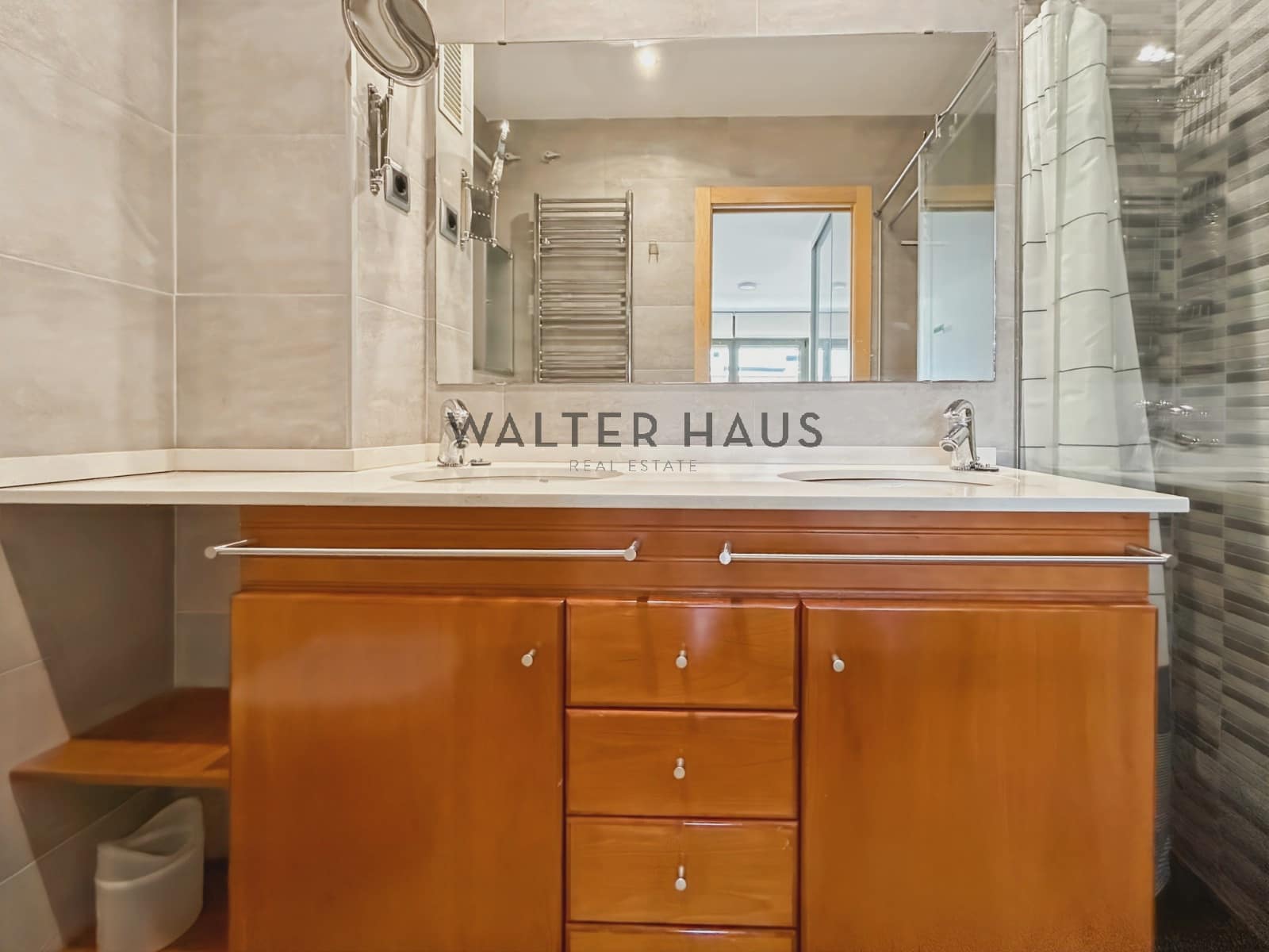 3 soveværelse Lejlighed til leje i Barcelona by - € 3.885 (Ref: 8937849)