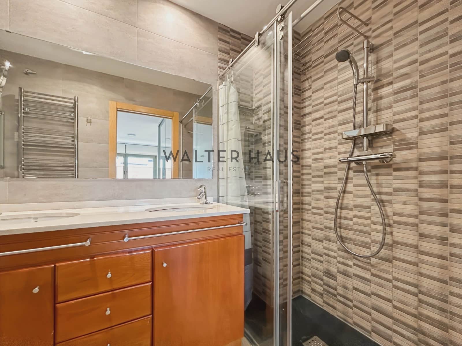 3 soveværelse Lejlighed til leje i Barcelona by - € 3.885 (Ref: 8937849)