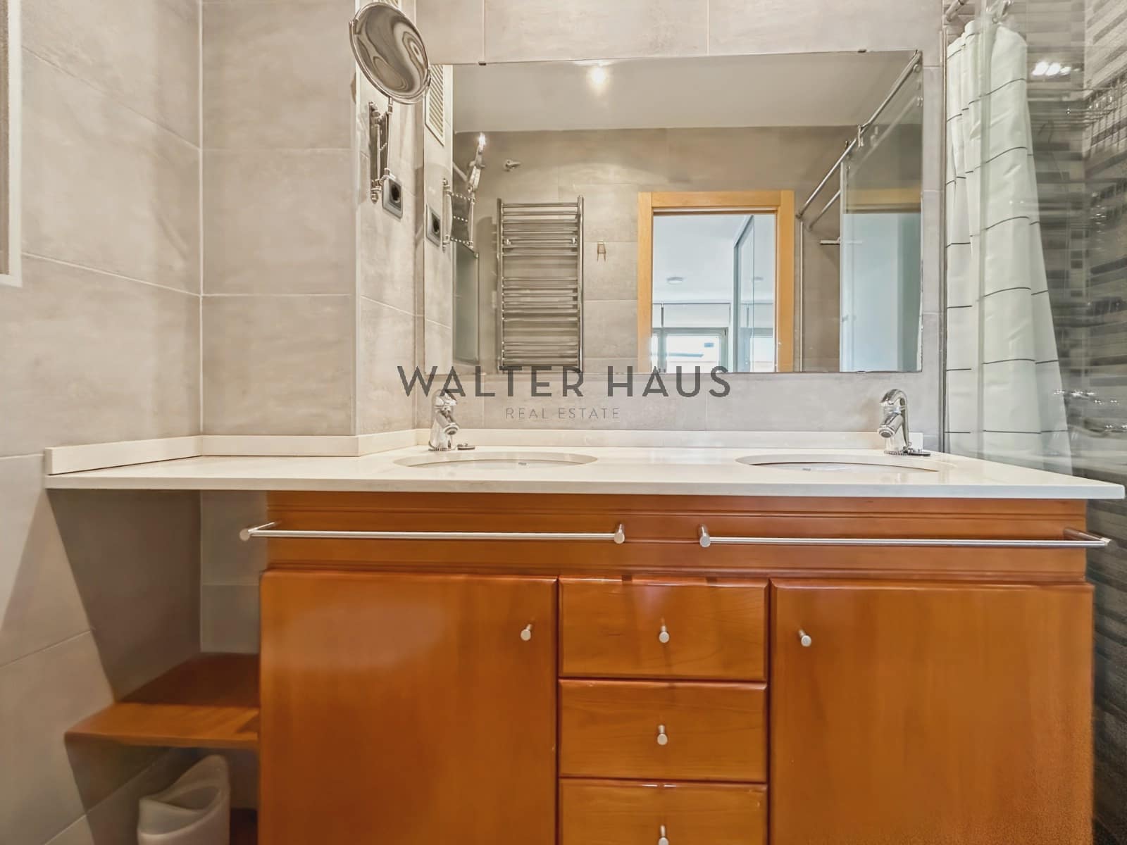 3 soveværelse Lejlighed til leje i Barcelona by - € 3.885 (Ref: 8937849)